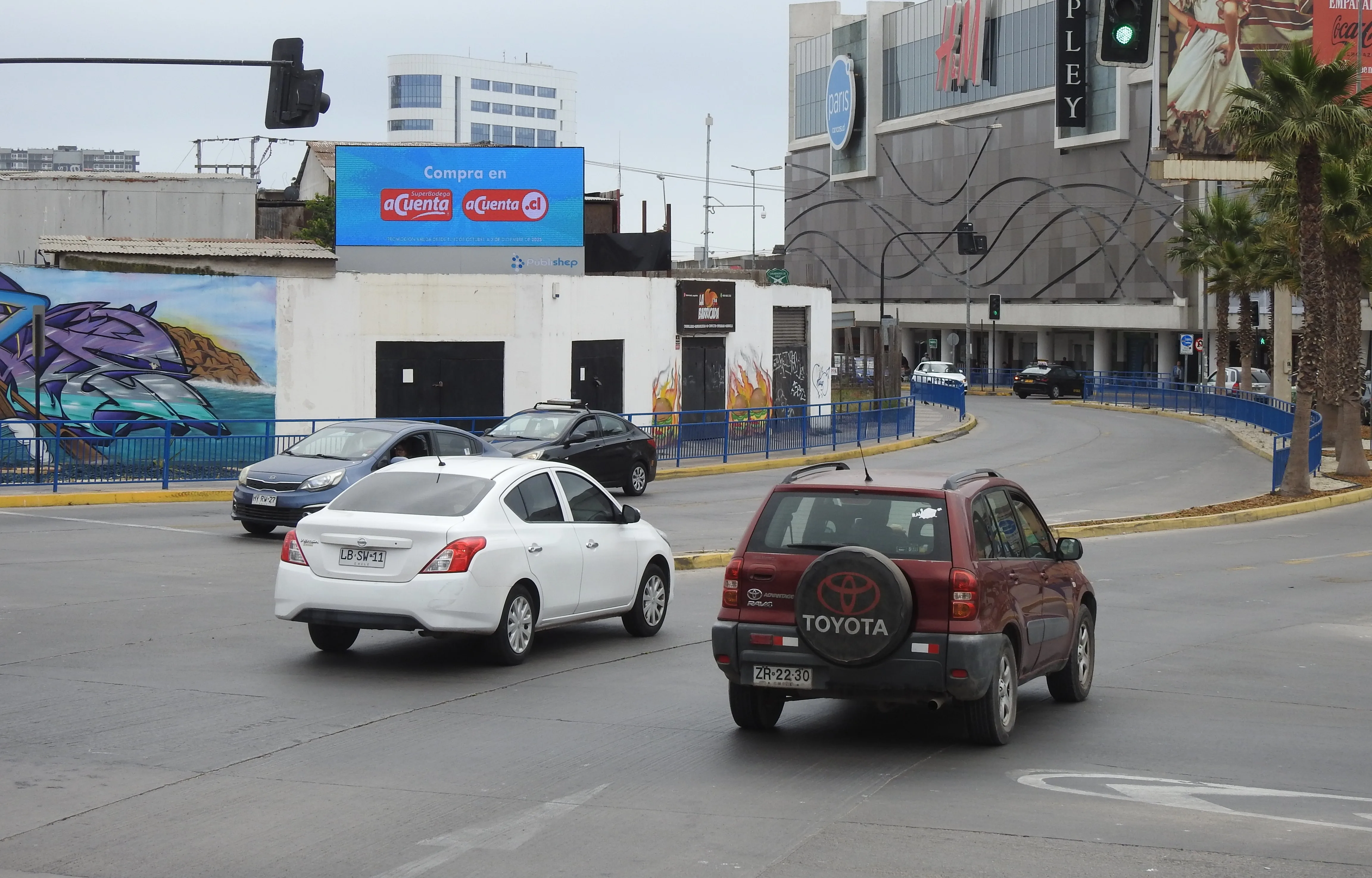 Pantalla Av. Varela direccional Mall Vivo, Coquimbo